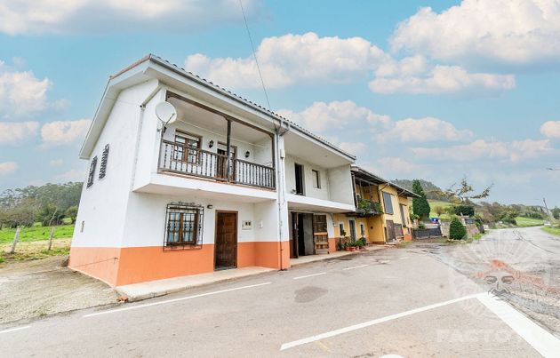 Foto 1 de Casa en venda a calle Llanavao de 3 habitacions amb terrassa i jardí