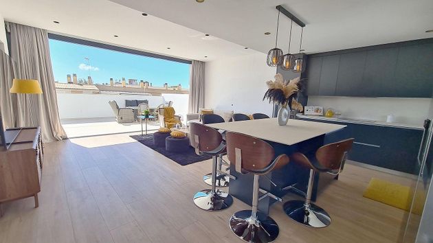 Foto 2 de Ático en venta en El Coll d'en Rabassa de 3 habitaciones con terraza y piscina