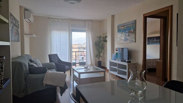 Foto 1 de Pis en lloguer a calle Mármoles de 2 habitacions amb mobles i balcó