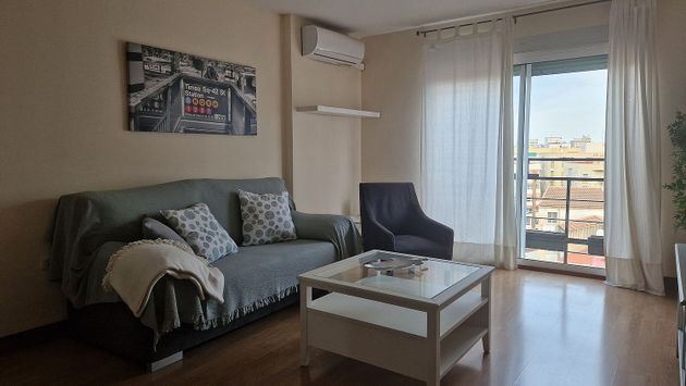 Foto 2 de Pis en lloguer a calle Mármoles de 2 habitacions amb mobles i balcó