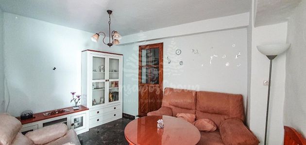 Foto 1 de Chalet en venta en Yunquera de 4 habitaciones con terraza