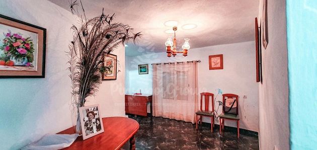 Foto 2 de Chalet en venta en Yunquera de 4 habitaciones con terraza