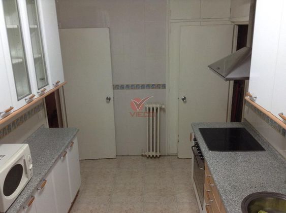 Foto 2 de Pis en venda a Centro - Cuenca de 4 habitacions amb balcó i calefacció