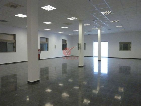 Foto 2 de Oficina en alquiler en Reyes Católicos - Paseo San Antonio de 250 m²