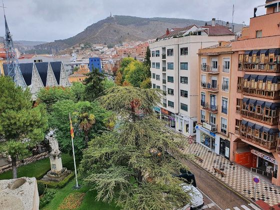 Foto 1 de Pis en venda a Centro - Cuenca de 3 habitacions amb terrassa i piscina