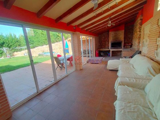 Foto 1 de Venta de chalet en Arcas del Villar de 4 habitaciones con garaje y jardín