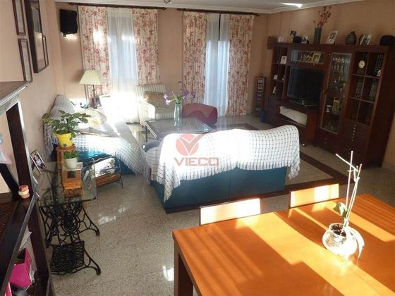 Foto 1 de Alquiler de chalet en San Fernando - Carretera de Valencia de 5 habitaciones con terraza y garaje