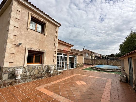 Foto 1 de Xalet en venda a Arcas del Villar de 8 habitacions amb piscina i garatge