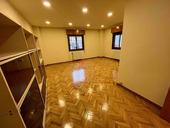 Foto 2 de Venta de piso en Centro - Cuenca de 2 habitaciones con calefacción y ascensor