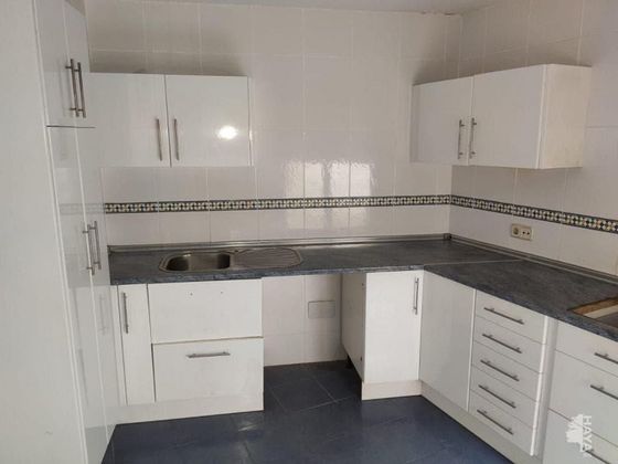 Foto 2 de Casa adossada en venda a Nambroca de 4 habitacions amb garatge