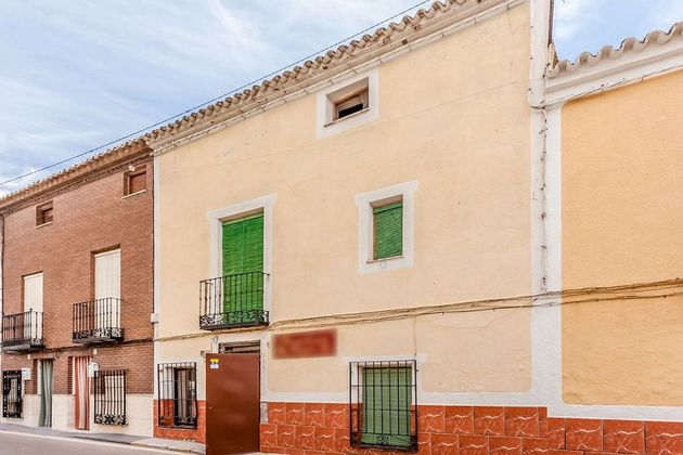 Foto 1 de Casa adosada en venta en Huerta de Valdecarábanos de 4 habitaciones y 400 m²