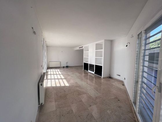 Foto 2 de Casa adossada en venda a Nuevo Aranjuez de 4 habitacions amb terrassa i balcó