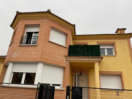 Foto 2 de Casa en venda a Quintanar de la Orden de 4 habitacions amb calefacció