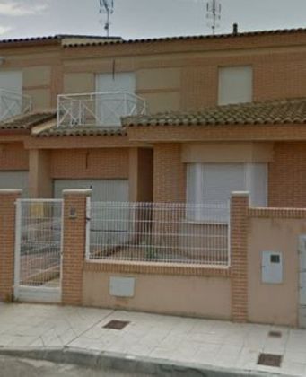 Foto 1 de Casa en venda a calle Montesinos de 3 habitacions amb garatge i jardí