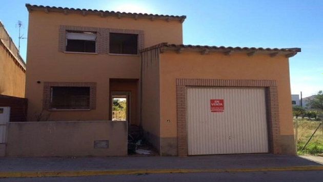 Foto 1 de Casa adossada en venda a Casar de Escalona (El) de 3 habitacions amb terrassa i piscina