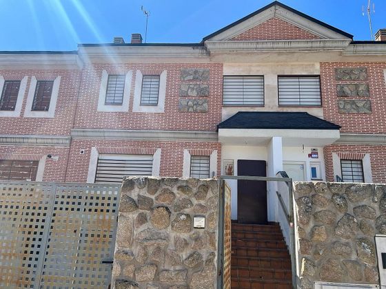 Foto 1 de Casa en venta en calle Federico Garcia Lorca de 4 habitaciones con terraza y garaje