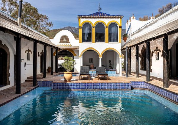 Foto 1 de Casa rural en venda a calle Loma del Flamenco de 8 habitacions amb terrassa i piscina