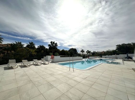 Foto 2 de Alquiler de piso en calle Paredes de 3 habitaciones con terraza y piscina