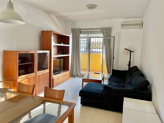 Foto 1 de Alquiler de piso en El Cabanyal- El Canyamelar de 2 habitaciones con terraza y jardín