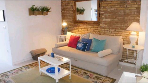 Foto 2 de Alquiler de ático en El Cabanyal- El Canyamelar de 1 habitación con terraza y muebles