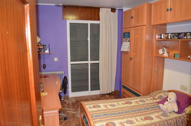 Foto 2 de Pis en venda a Guadix de 4 habitacions amb terrassa i piscina