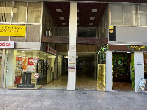 Foto 1 de Oficina en venda a calle Enmedio de 293 m²