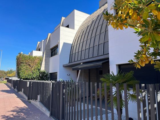 Foto 1 de Casa en venda a calle Prades Safont de 5 habitacions amb terrassa i garatge