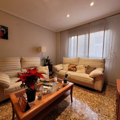 Foto 2 de Piso en venta en Norte de 2 habitaciones con terraza y aire acondicionado