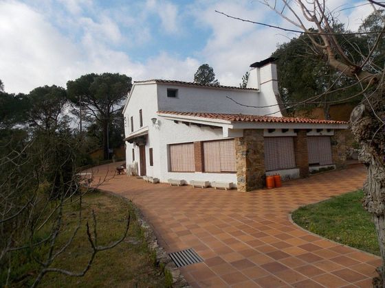 Foto 1 de Casa rural en venta en Sant Iscle de Vallalta de 6 habitaciones con piscina y jardín