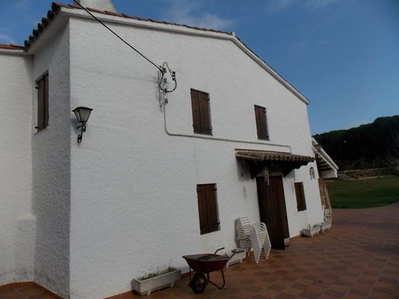 Foto 2 de Casa rural en venta en Sant Iscle de Vallalta de 6 habitaciones con piscina y jardín