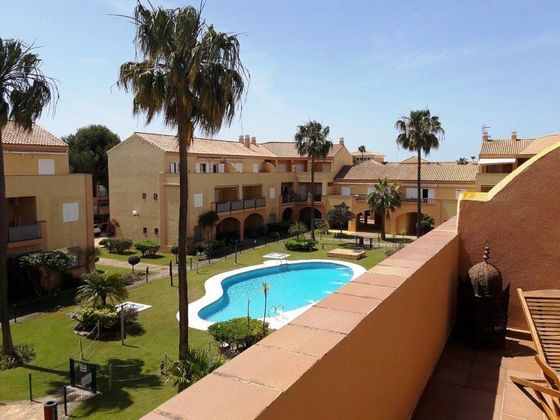 Foto 1 de Pis en lloguer a Novo Sancti Petri - Torre del Puerco de 2 habitacions amb terrassa i piscina