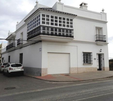 Foto 1 de Chalet en venta en carretera De Fuente Amarga de 3 habitaciones con terraza y garaje