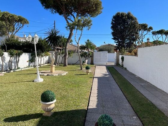 Foto 2 de Xalet en lloguer a Sancti Petri - La Barrosa de 5 habitacions amb terrassa i jardí