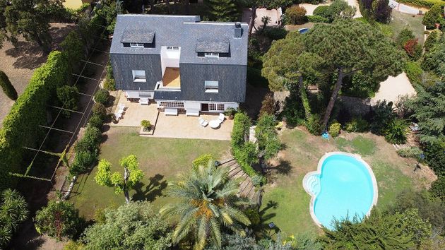 Foto 1 de Xalet en venda a calle Barcelona de 7 habitacions amb terrassa i piscina