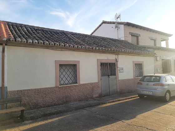 Foto 1 de Casa en venda a calle Mateo Ramos de la Nava de 2 habitacions amb piscina i calefacció