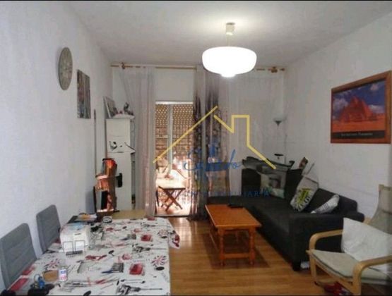 Foto 2 de Piso en venta en San Isidro - Los Almendros de 3 habitaciones con terraza
