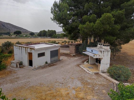 Foto 2 de Casa rural en venda a Villena de 2 habitacions amb terrassa i garatge