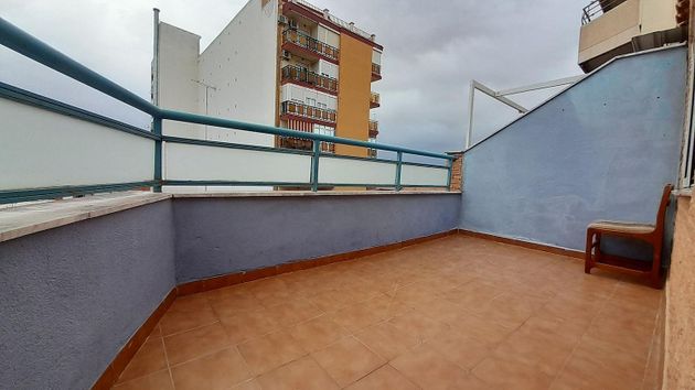 Foto 2 de Àtic en venda a Villena de 3 habitacions amb terrassa i garatge