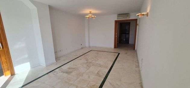 Foto 2 de Venta de piso en Palmanova de 4 habitaciones con terraza y piscina