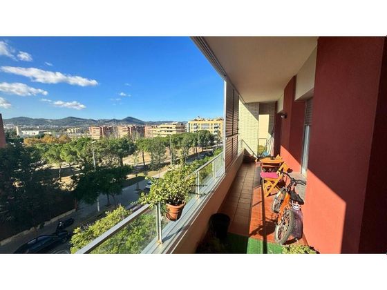 Foto 1 de Venta de piso en Fontsanta - Fatjó de 2 habitaciones con garaje y balcón