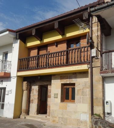 Foto 2 de Venta de casa en Castañeda de 3 habitaciones con balcón y calefacción