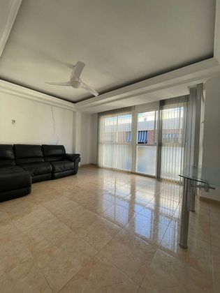 Foto 1 de Venta de piso en calle Purisima de 3 habitaciones y 90 m²