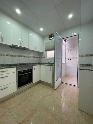 Foto 2 de Venta de piso en calle Purisima de 3 habitaciones y 90 m²