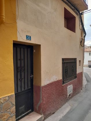 Foto 2 de Venta de casa en calle Virgen del Carmen de 3 habitaciones con balcón