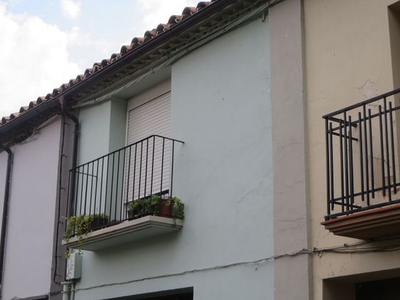 Foto 1 de Casa adossada en venda a calle Escuelas de 4 habitacions amb terrassa i garatge