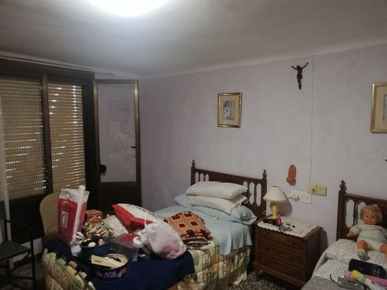 Foto 2 de Venta de casa en calle San Isidro de 4 habitaciones con garaje