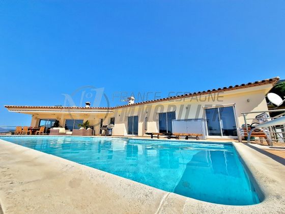 Foto 2 de Xalet en venda a Palau-Saverdera de 5 habitacions amb terrassa i piscina