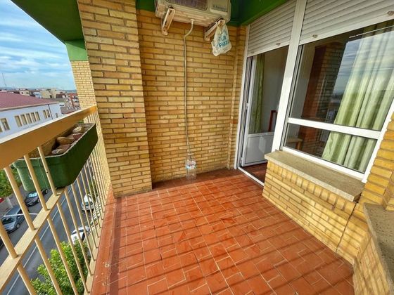Foto 2 de Pis en venda a Andújar de 4 habitacions amb garatge i balcó