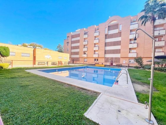 Foto 1 de Piso en venta en Andújar de 2 habitaciones con piscina y aire acondicionado