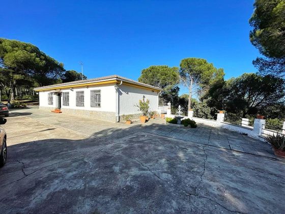 Foto 1 de Xalet en venda a Andújar de 4 habitacions amb terrassa i piscina